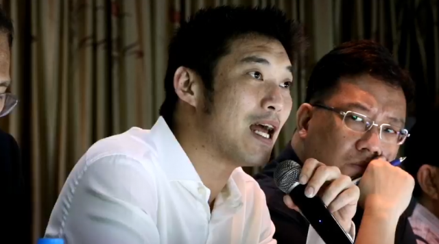 "ธนาธร" กังวลรัฐบาล "ไฮแจ็ค" วาระการแก้ รธน.-ชี้ถ้าประชาชนไม่ลุกขึ้นส่งเสียงพร้อมกัน แก้ รธน.ไม่ได้
