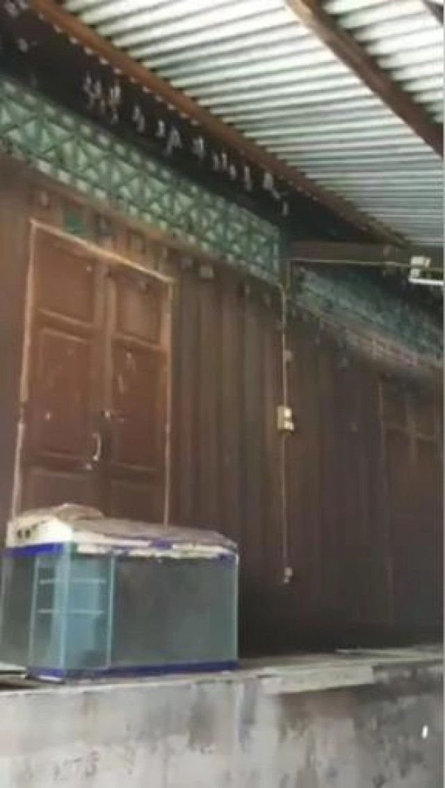 สาววอนขอ! How to ไล่ค้างคาว ที่เกาะอยู่บนหลังคานับพันตัว