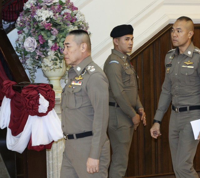 นายก นั่งหัวโต๊ะ ประชุม ก.ตร. วิระชัย ไม่เข้าประชุม