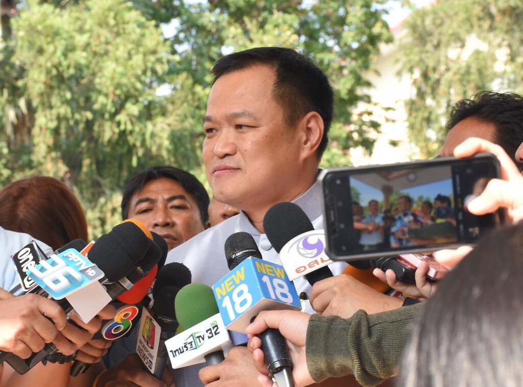 สธ.พร้อมรับคนไทยกลับทันทีที่จีนไฟเขียว