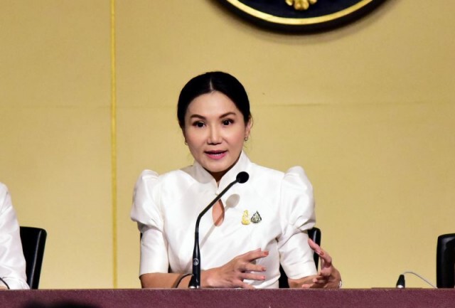 นายกฯห่วงใยและส่งกำลังใจให้กับผู้ปฏิบัติงานสาธารณสุขและที่เกี่ยวข้อง