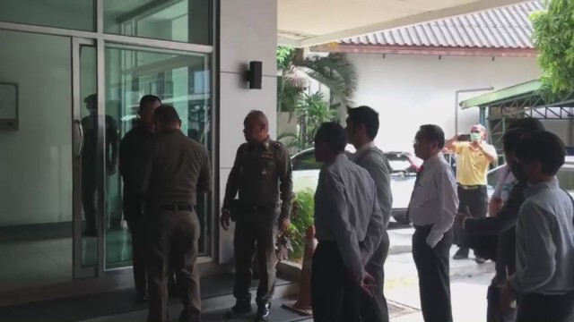 ตำรวจปทุมวัน สั่งฟ้อง"ธนาธร"และพวก คดีเเฟลชม๊อบ