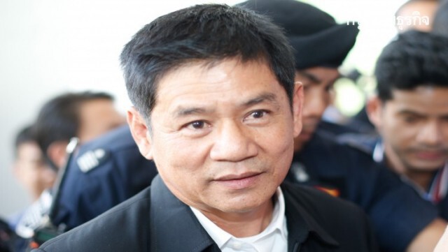 "ชัยวัฒน์" เดินทางรายงานตัวศาลอาญาทุจริตฯ  ผัดสุดท้าย!