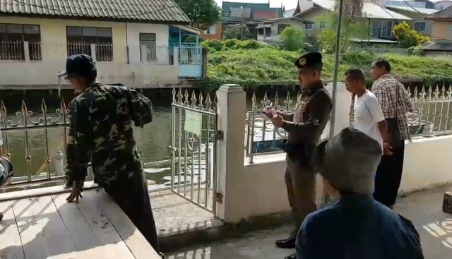 พบศพชายนิรนาม ลอยอืดติดท่าน้ำวัดหนังฝั่งธนบุรี คาดเป็นสมาชิกแก๊งโอรส
