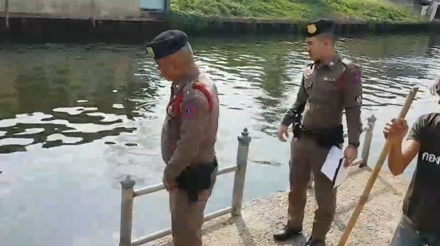 พบศพชายนิรนาม ลอยอืดติดท่าน้ำวัดหนังฝั่งธนบุรี คาดเป็นสมาชิกแก๊งโอรส
