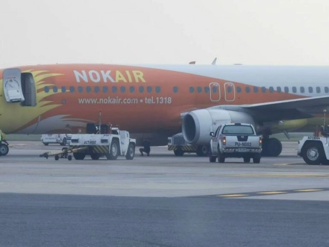 เปิดวินาที เครื่องบิน "นกแอร์" ชนรถลากกลางรันเวย์