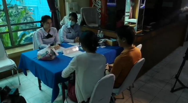 ญาติ 138 กลุ่มคนไทยกลับบ้าน ทยอยนำสิ่งของมาฝาก