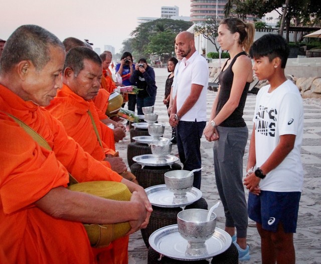 มือหวดโครเอเชีย ร่วมตักบาตรริมหาดหัวหิน-รอดวลเทนนิสหญิง