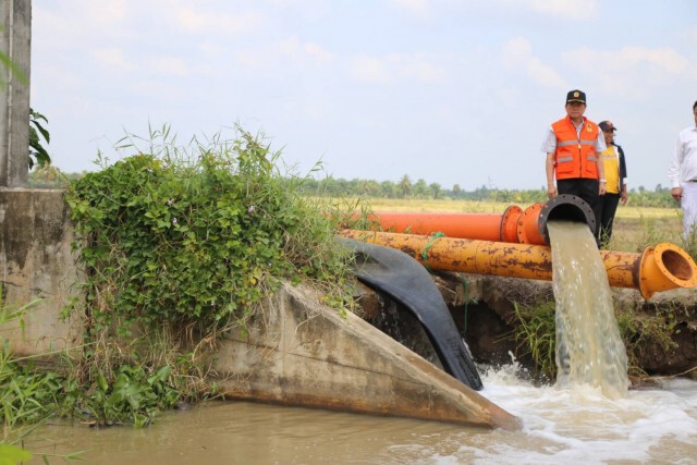 "นิพนธ์" ลุยลงพื้นที่ติดตาม สถานการณ์ภัยแล้ง พื้นที่ สงขลา-นครศรีฯ