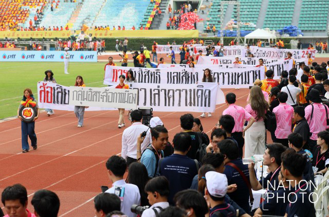 เปิดภาพ ขบวนพาเหรดงานบอลประเพณีจุฬา-ธรรมศาสตร์ ครั้งที่ 74