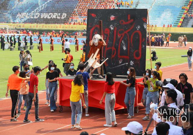 เปิดภาพ ขบวนพาเหรดงานบอลประเพณีจุฬา-ธรรมศาสตร์ ครั้งที่ 74