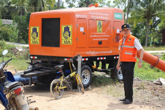 "นิพนธ์" ลุยลงพื้นที่ติดตาม สถานการณ์ภัยแล้ง พื้นที่ สงขลา-นครศรีฯ