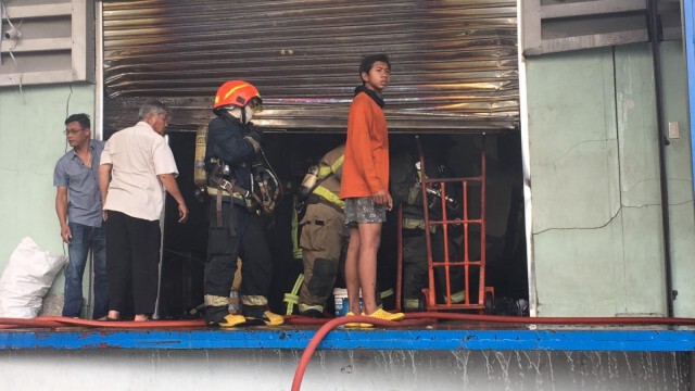ไฟไหม้โกดังเก็บสินค้าเครื่องใช้ไฟฟ้า ย่านบางใหญ่
