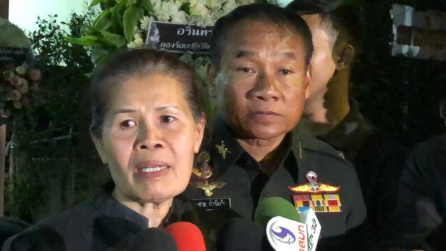 พ่อแม่ตำรวจถูกยิง เผยลูกชายรักอาชีพตำรวจ