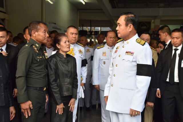 พ่อแม่ตำรวจถูกยิง เผยลูกชายรักอาชีพตำรวจ