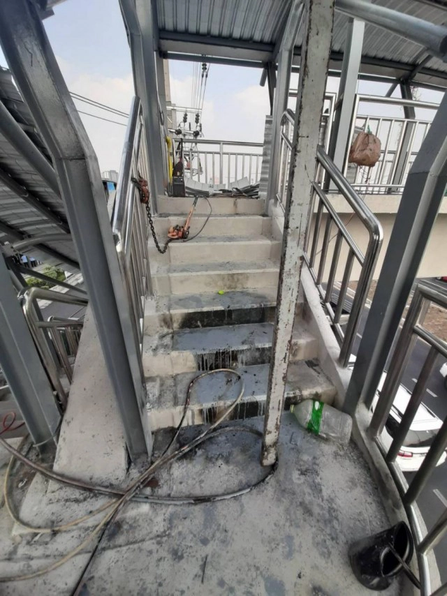 คนงานเชื่อมเหล็กสะเก็ดไฟลงถังทินเนอร์ระเบิดไฟลุกท่วมร่าง