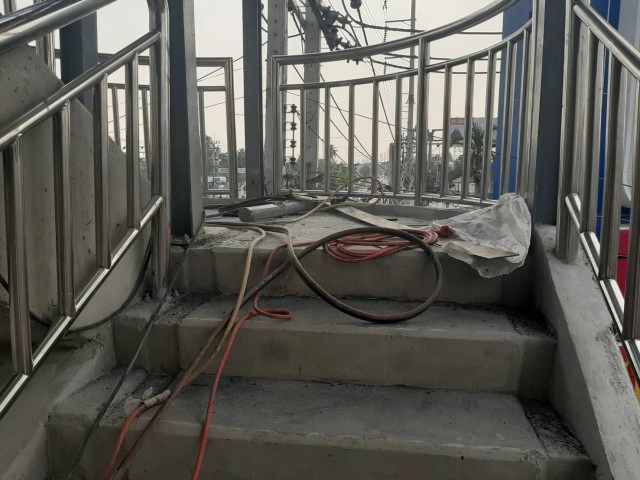 คนงานเชื่อมเหล็กสะเก็ดไฟลงถังทินเนอร์ระเบิดไฟลุกท่วมร่าง