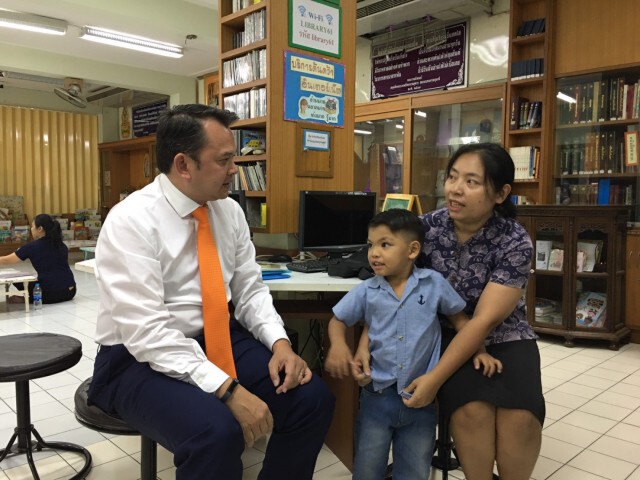รัฐมนตรีศึกษาฯ บุกโรงเรียนประถม เช็คระบบสกัดไวรัสโคโรน่า และ PM 2.5