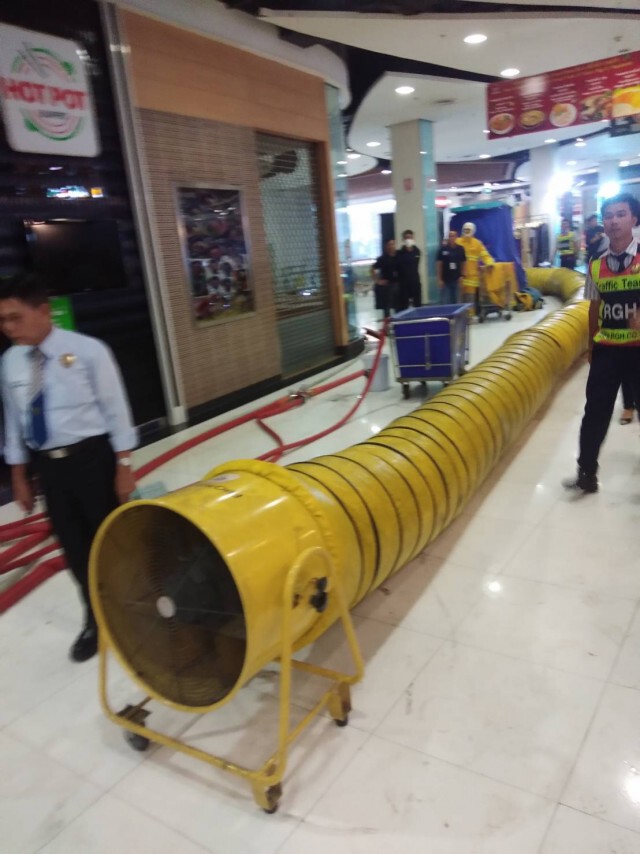 ไฟไหม้ร้านปิ้งย่าง บิ๊กซีราชดำริ เคราะห์ดีไม่มีใครเป็นอะไร