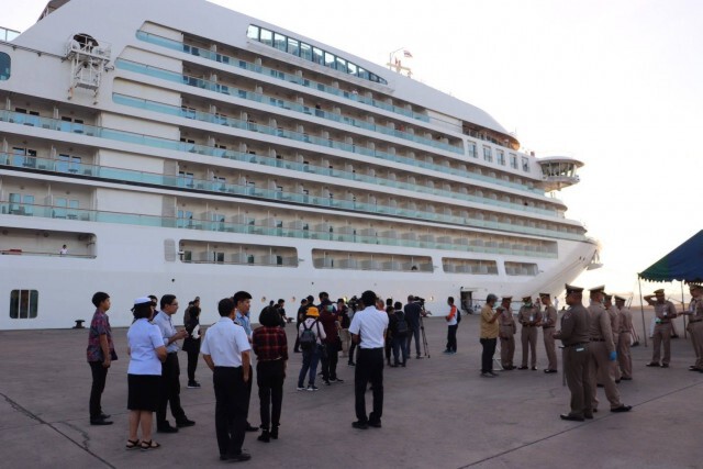 ทัพเรือภาค3 ร่วมตรวจคัดกรอง นทท. ที่มากับเรือ จอดเทียบท่าภูเก็ต