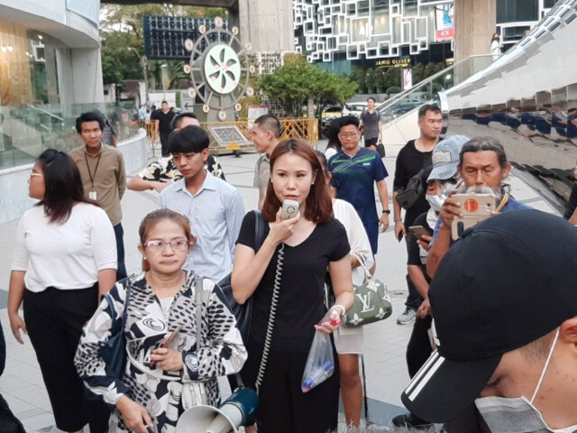 กลุ่มอยากเลือกตั้ง แต่งดำไล่ "บิ๊กแดง"