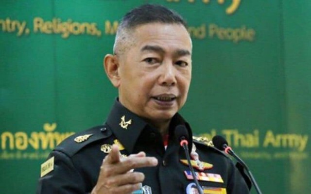 ศรีสุวรรณจ่อร้องผู้ตรวจการฯสอบ ผบ.ทบ. ย่อหย่อนระเบียบทหารกรณีจ่าคลั่งโคราช