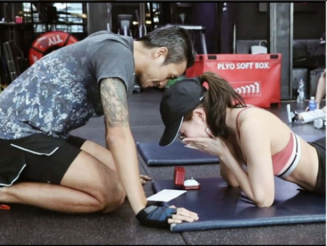 "ก้อย" เผยภาพแหวน-ข้อความแทนใจ "ตูน บอดี้สแลม" ขอแต่งงานสุดหวาน