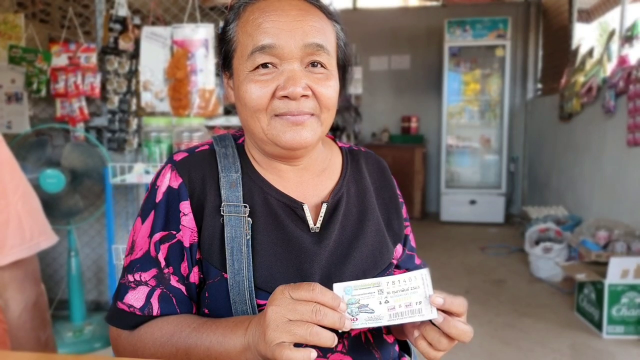 แม่ค้าชาวโคราชถูกลอตเตอรี่รางวัลที่หนึ่ง 6 ล้านบาท