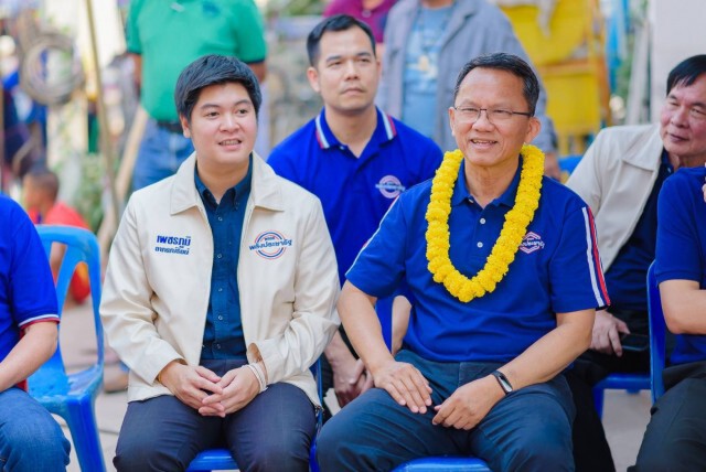 "สมศักดิ์" แนะคู่แข่งหยุดดิสเครดิต