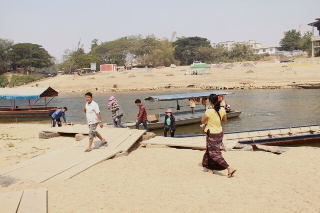 เข้มการคัดกรอง COVID-19 ด่านชายแดนแม่สอด​ ไม่พบการระบาด