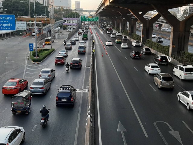 บก.จร.ปิดทางเบี่ยง5แยกลาดพร้าว รถวิ่งคล่องตัวมากขึ้น