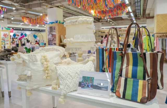 ม่วนอ๊ก ม่วนใจ๋ เหมือนได้แอ่วดอย ในงาน "กาดดอยตุง" ที่เซ็นทรัลชิดลม