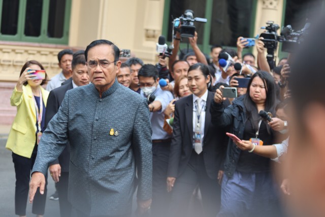 "เท่าพิภพ" ทวีตถาม "บิ๊กตู่" หยุดยาว 9 วันทำไม เผย ซ้ำเติมคนทำงานรายวัน