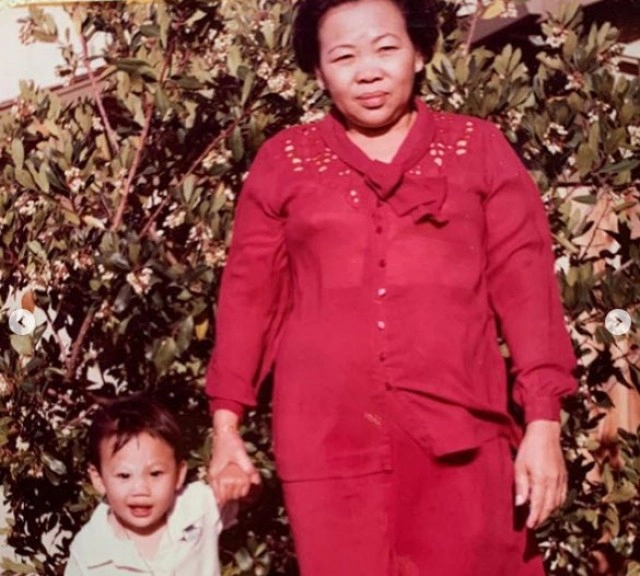 "มดดำ" น้ำตาไหลพราก หลังเปิดถุงแดงที่คุณย่าให้ไว้