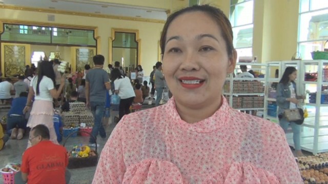"หนุ่ม-สาว ชาวจีน" เหมาไข่ไก่ 2 แสนฟอง ขอพร "หลวงพ่อโสธร" ช่วยประเทศจีนพ้นวิกฤตโคโรน่า