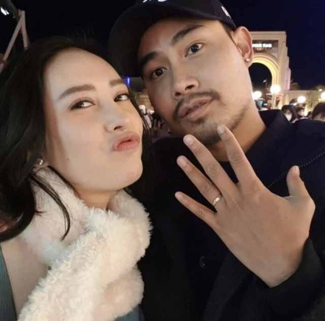 ขอเองนักเลงพอ!! "เฌอเบลล์" คุกเข่าขอแฟนหนุ่มแต่งงานที่ญี่ปุ่น