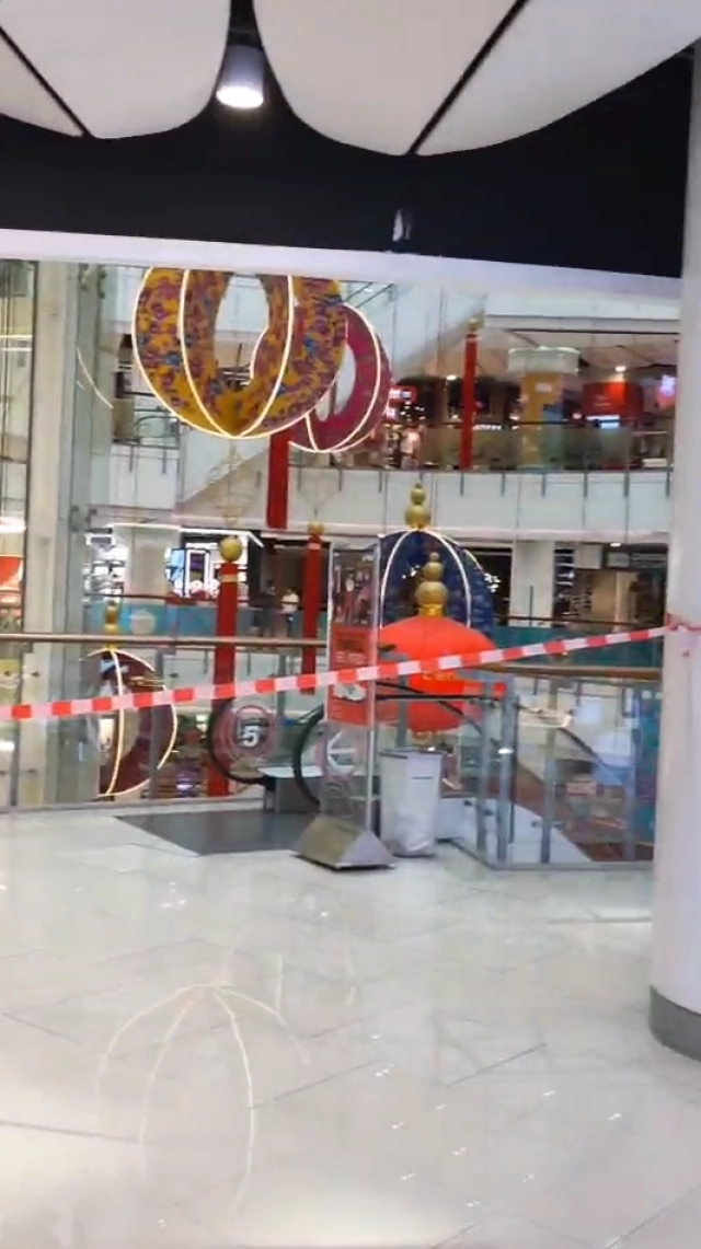 เซ็นทรัลเวิลด์ แจงสื่อ หลังหนุ่มพลัดตกชั้น 5 ห้างดัง ย่านราชประสงค์