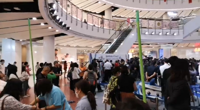 เซ็นทรัลเวิลด์ แจงสื่อ หลังหนุ่มพลัดตกชั้น 5 ห้างดัง ย่านราชประสงค์