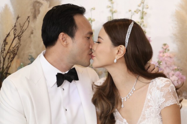 "เก๋ ชลลดา" เข้าพิธีแต่งงาน ไฮโซพร้อม สิริสันต์