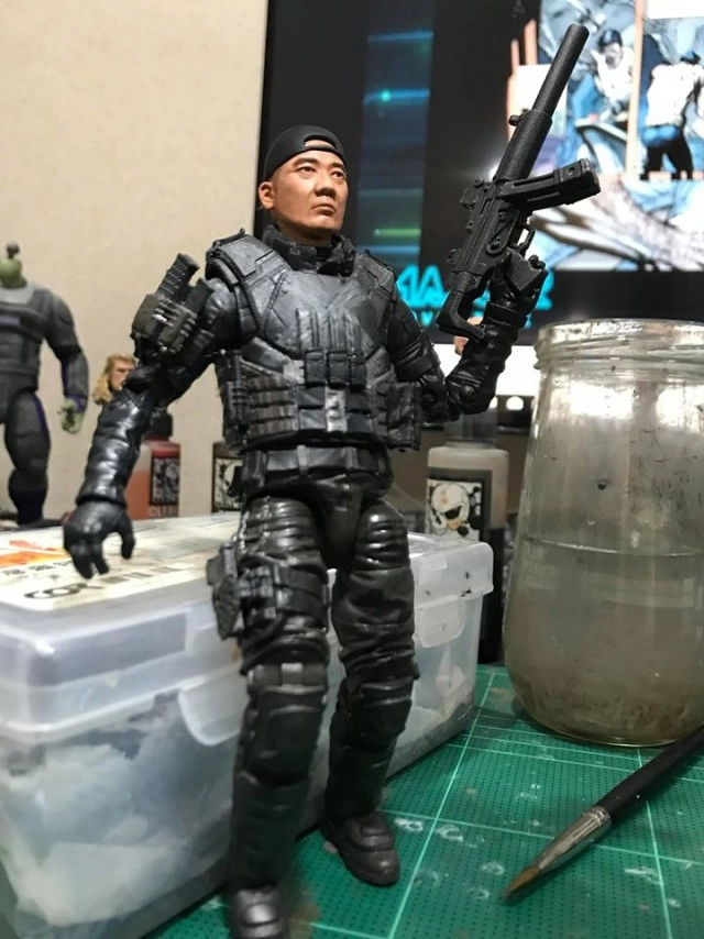 ชาวเน็ตเเห่ชื่นชม! หนุ่มผลิต "หุ่นยนต์ฮีโร่" รูปร่างหน้าตาคล้าย "บิ๊กแป๊ะ" หลังปฎิบัติงานที่โคราช