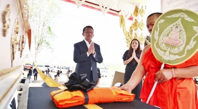 "สมศักดิ์" ร่วมงานศพเหยื่อถูกยิงกลางคลินิก