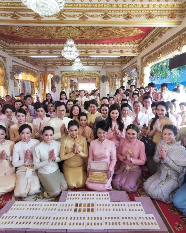 "กาละแมร์" ร่วมถวายทองคำต้นบุญ มูลค่า 35 ล้าน