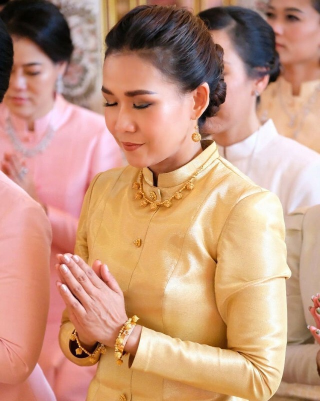 "กาละแมร์" ร่วมถวายทองคำต้นบุญ มูลค่า 35 ล้าน
