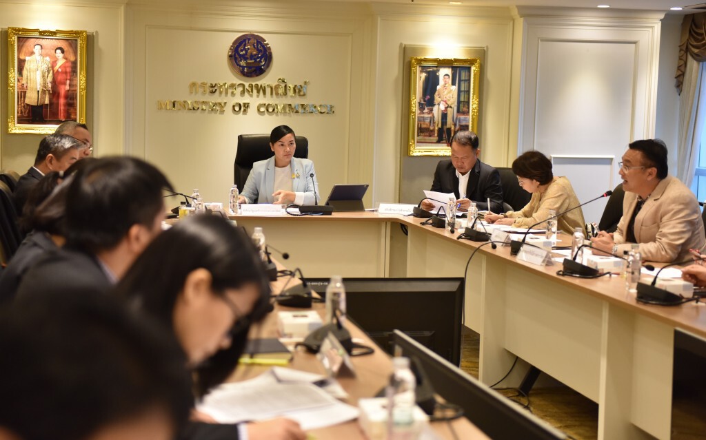 พาณิชย์เร่งแก้ปัญหาสภาพคล่องอุตฯไม้ยางพารากระทบโควิด-19