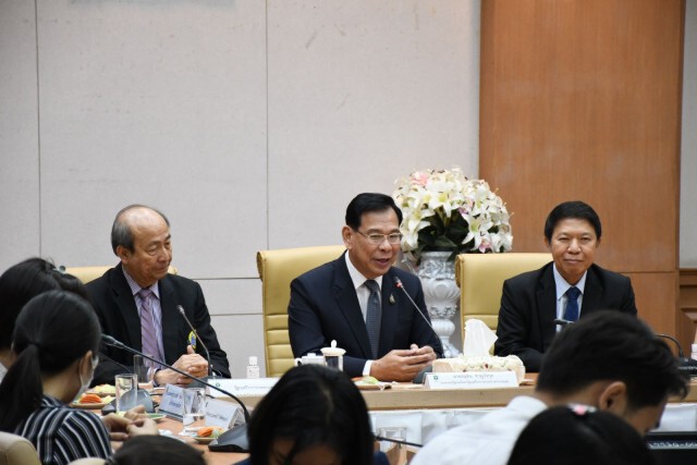 ไทยพบผู้ป่วยโควิด-19 เพิ่ม 3 ราย ครอบครัวเดียวกัน