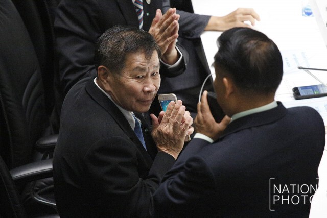 สภาป่วน! "เสรีพิศุทธ์" ยังอภิปรายปมถวายสัตย์