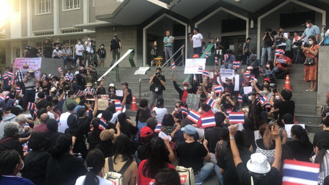 นศ. - ประชาชนนับพัน ร่วมซ้อมไม่เอา "ไอโอชา"
