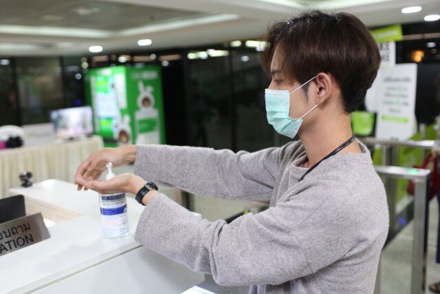 เอไอเอสงัดมาตรการขั้นสูงสุดรับมือป้องกันแพร่ระบาดไวรัส COVID-19