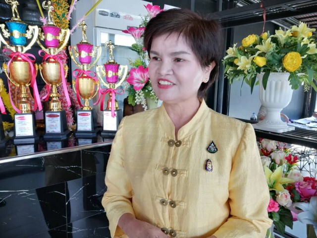 "ป้าศรีนวล" รับเป็นเจ้าของเสียงในคลิป ปัดดูดส.ส.อนาคตใหม่เข้าก๊วน