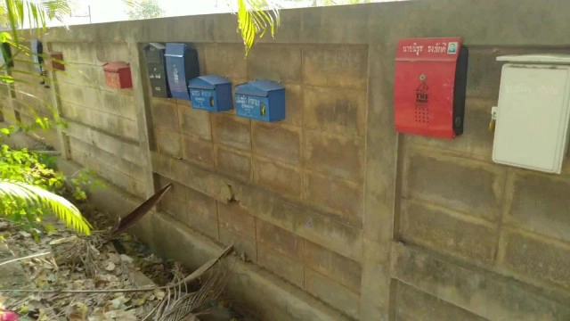 หลวงพ่อวัดดังผุดไอเดีย! ใช้ตู้จดหมายเก็บอัฐิแทนการสร้างเจดีย์ขนาดใหญ่และเจาะทำลายกำแพง